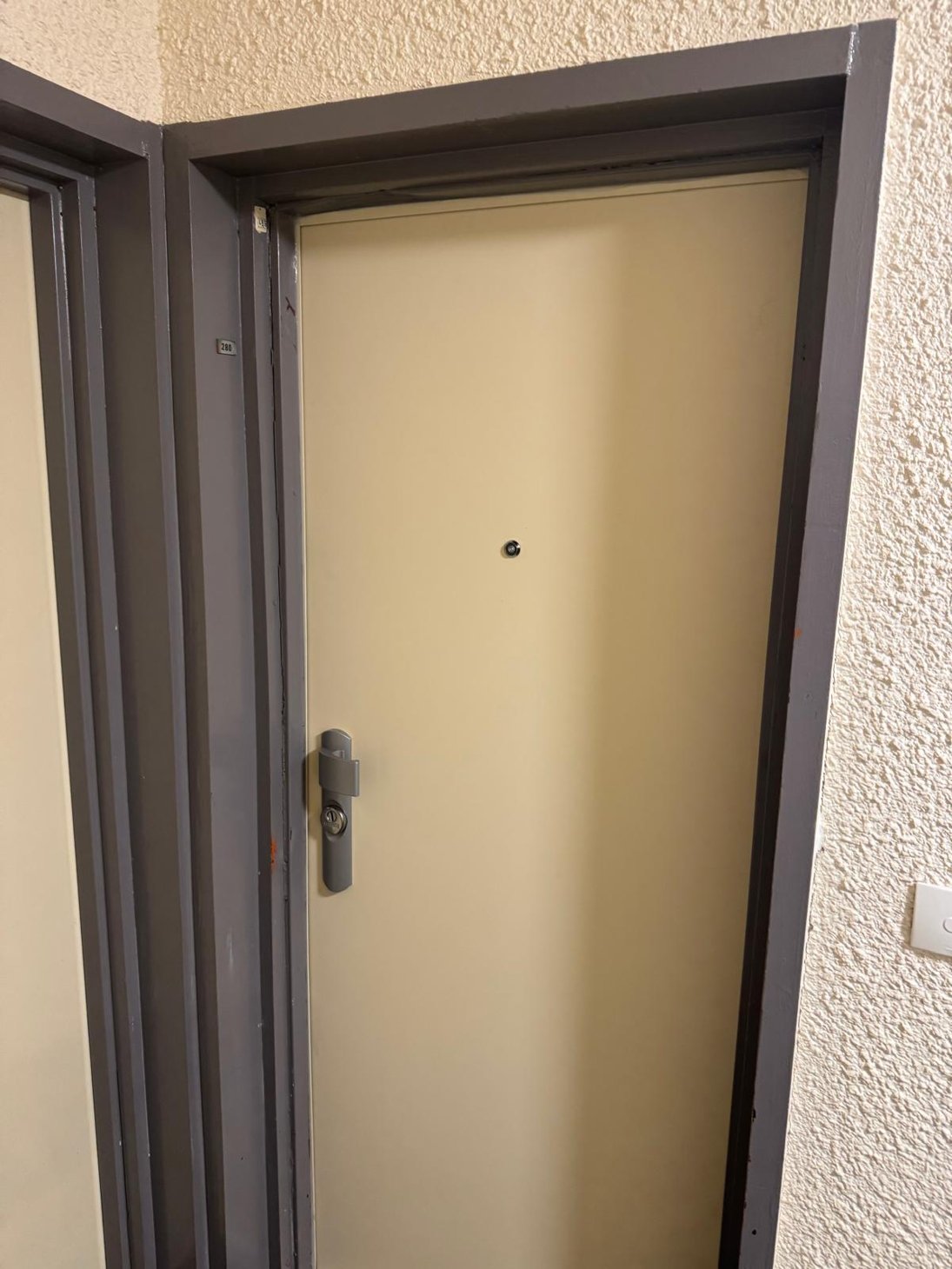 Après · palier — Porte blindée sur mesure après cambriolage